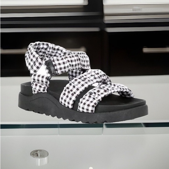 GB Scrunch Gingham Banded Sandals Girls Black White Size 1 /Size 3 /Size 4 - Picture 1 of 5